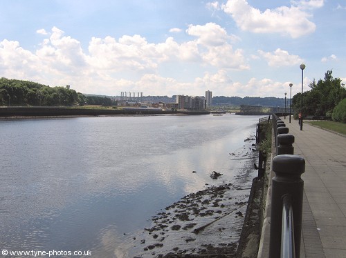 View west along the River Tyne.