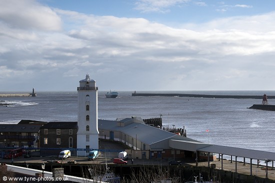 MV Lygra entering the River Tyne.
