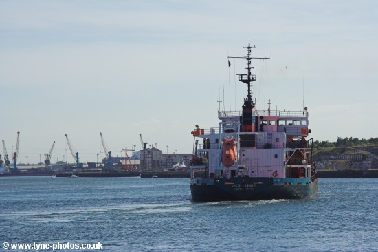 Dredger Arco Humber passing North Shields Ferry Landing.