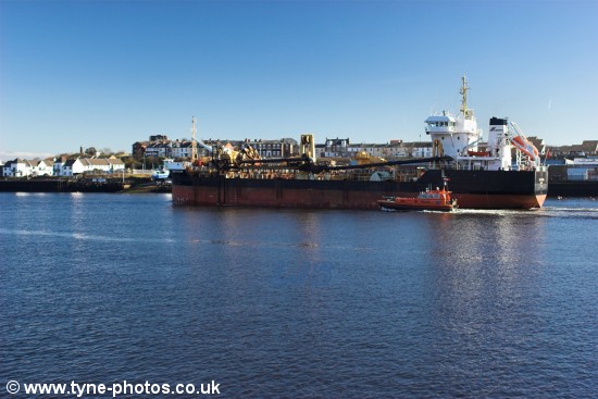 Dredger Sand Fulmar leaving the River Tyne.
