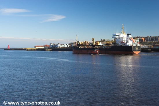 Dredger Sand Fulmar leaving the River Tyne.