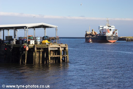 Dredger Sand Fulmar leaving the River Tyne.