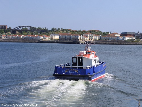 Exiting the lock to the River Tyne.