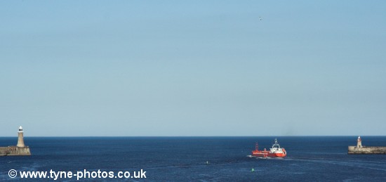 Chemical Tanker Alcedo passing the Tyne Piers.