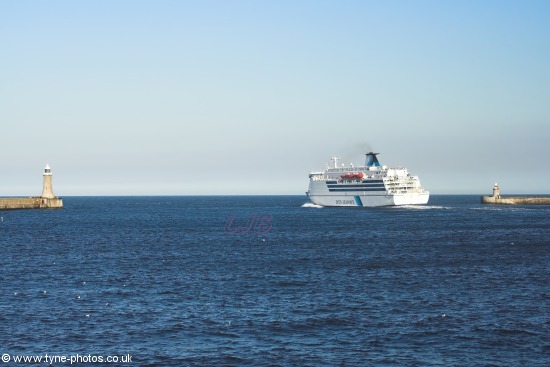 Car and Passenger Ferry - King of Scandinavia between the two Lighthouses.