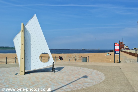 The beach between the South Pier and Herd Groyne.